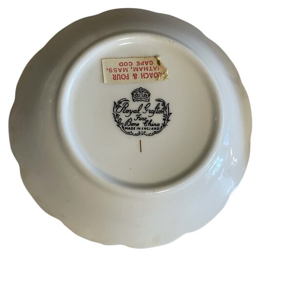 A Set Of 2 Vintage Royal Grafton Fine Bone China. England . "Cries Of London" - Picture 2 of 4